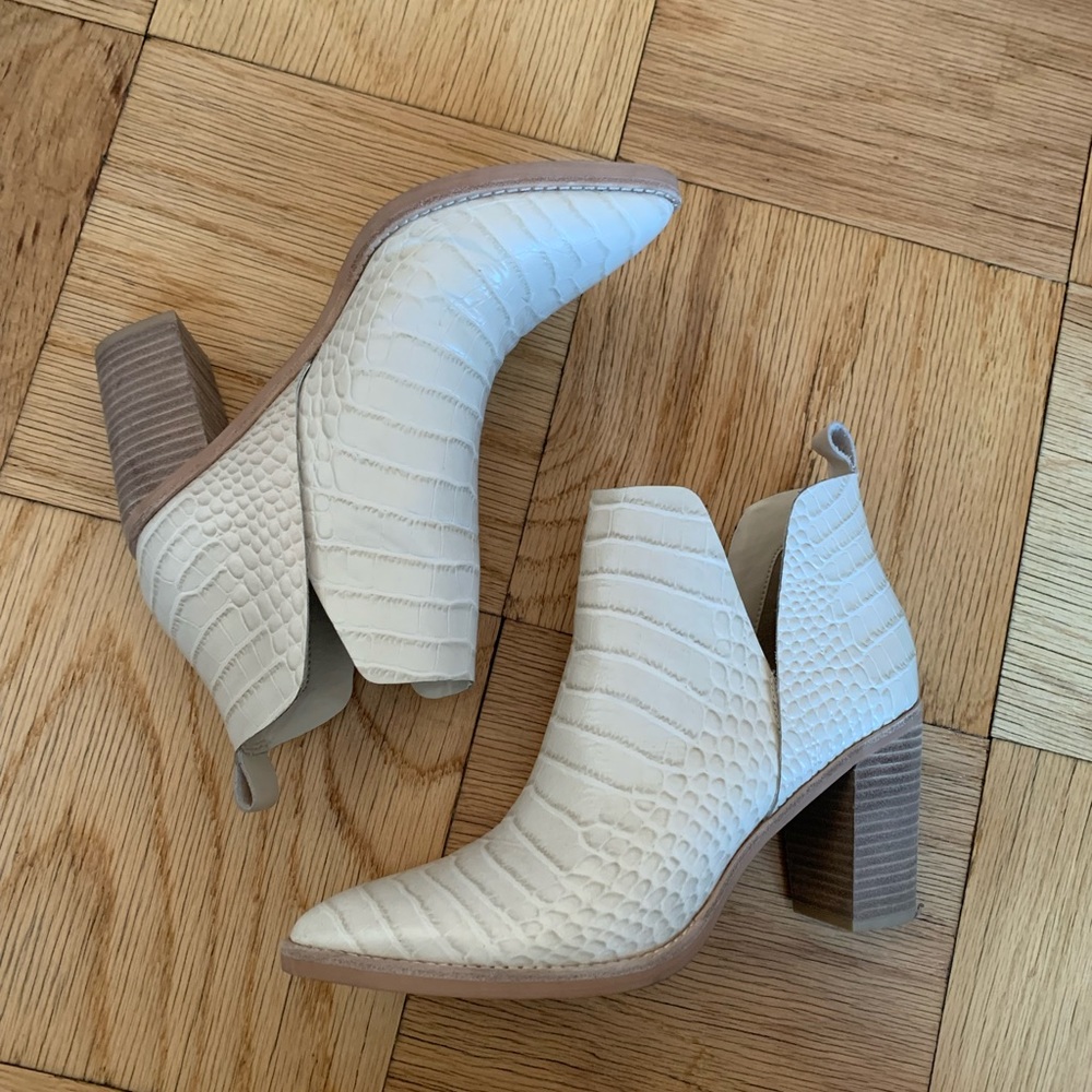 Dolce Vita White Croc Boots Size 9